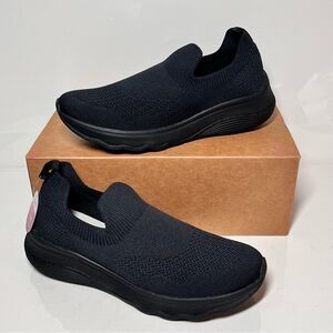 Clarks Cloudsteppers Circuit Path Slip-On Knit Sneaker